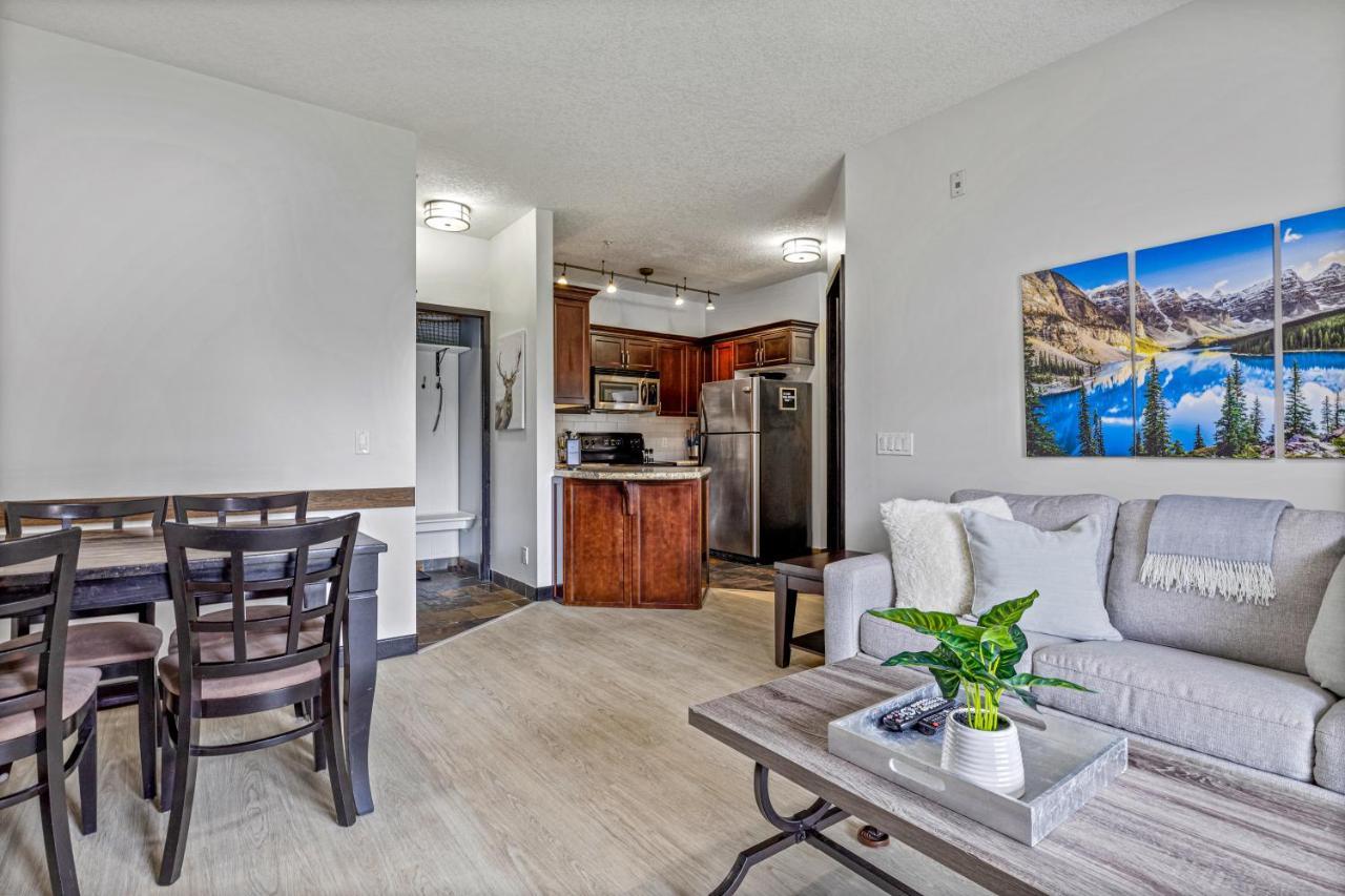 Outstanding Mountain Condo Waterslide And Hot Tub Managed By Little Sister Getaways Canmore Exterior foto