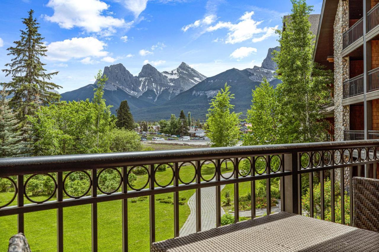 Outstanding Mountain Condo Waterslide And Hot Tub Managed By Little Sister Getaways Canmore Exterior foto